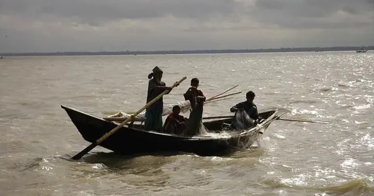 ২২ দিনের নিষেধাজ্ঞা, হতাশা নিয়ে ঘাটে ফিরছেন জেলেরা
