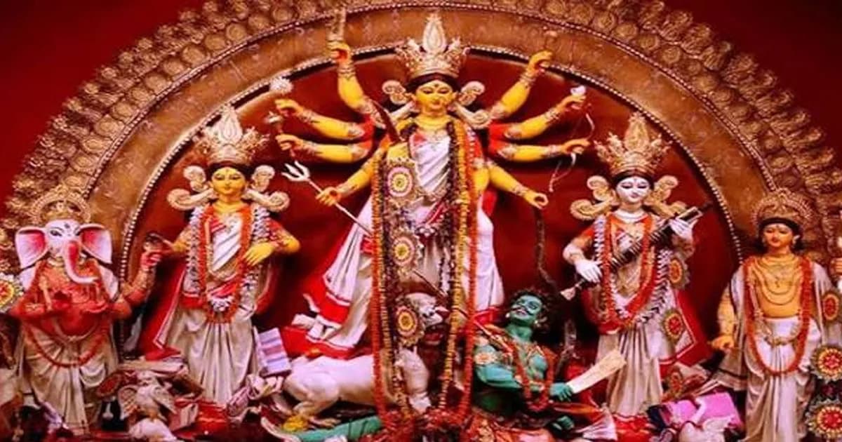 আজ মহাষষ্ঠীর মধ্য দিয়ে শুরু শারদীয় দুর্গোৎসব, মণ্ডপে উৎসবের আমেজ