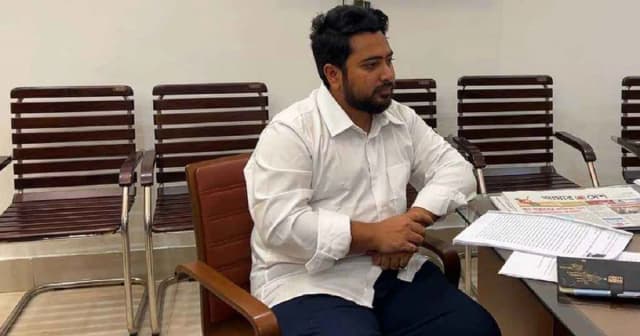 হাসিনার বিরুদ্ধে সাক্ষ্য দিতে ট্রাইব্যুনালে উপস্থিত নাহিদ ইসলাম