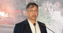 ককটেল বিস্ফোরণ-বাসে আগুনকে বিচ্ছিন্ন ঘটনা বললেন স্বরাষ্ট্রমন্ত্রী