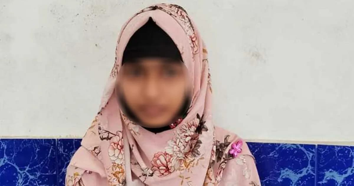 বাল্যবিবাহ থেকে নিজেকে রক্ষা করতে থানায় ছুটে গেল শিক্ষার্থী