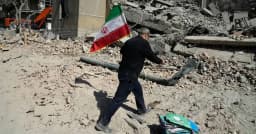 শেষ হয়ে আসছে যুদ্ধবিরতির সময়, আতঙ্ক ও অনিশ্চয়তায় ইরানিরা