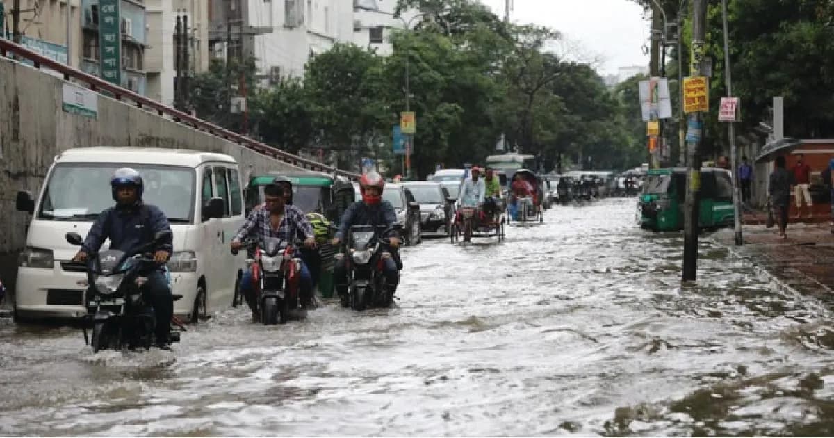 সকাল থেকে বৃষ্টি, ঢাকার বিভিন্ন এলাকায় জলাবদ্ধতা