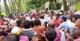 সারের সংকটে কুড়িগ্রামে আবারও মহাসড়কে কৃষকদের বিক্ষোভ