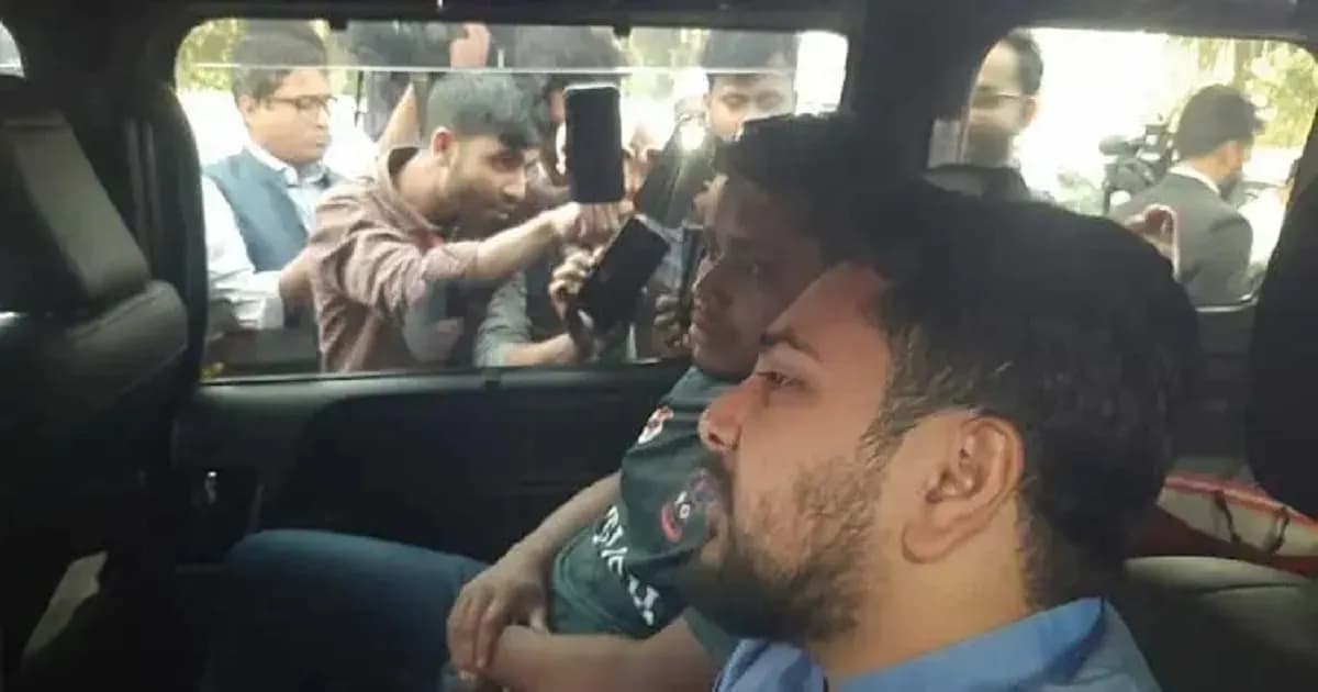 রাজপথের প্রতীকী সবুজ জার্সিতেই সংসদে হাজির হাসনাত আব্দুল্লাহ