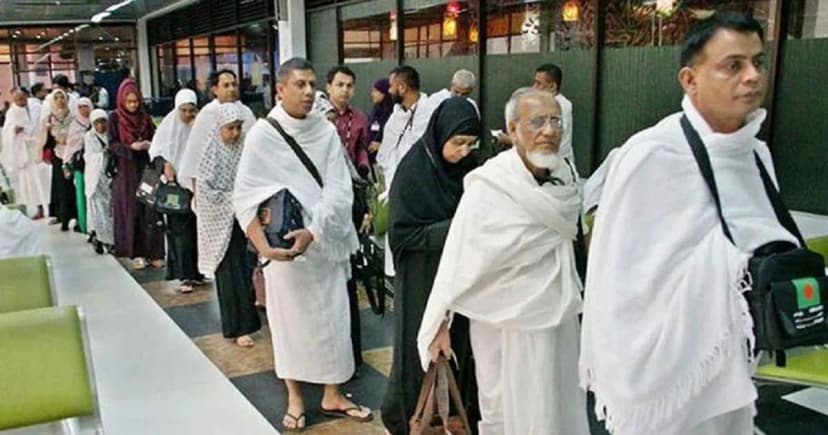 হজযাত্রা : জেদ্দায় পৌঁছেছেন ১২ হাজার ৮৫৫ জন বাংলাদেশি