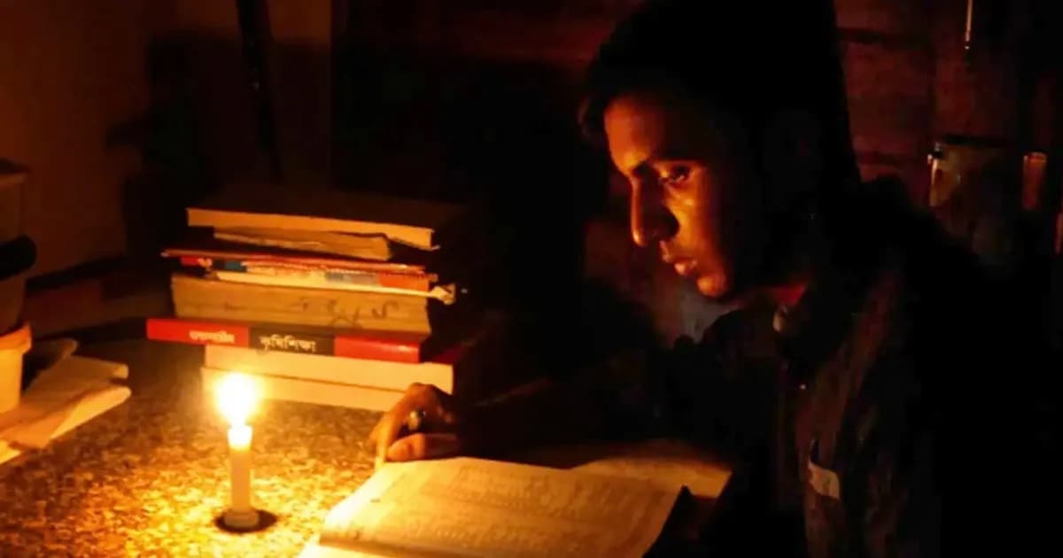 জ্বালানি সংকটে বাড়ছে লোডশেডিং, বিপাকে শিক্ষার্থীরা ও শ্রমজীবী মানুষ