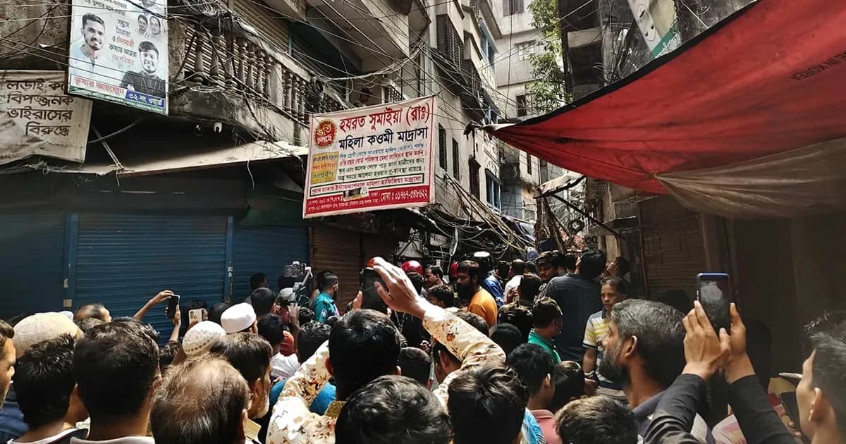 ঢাকায় ভবন ধস নিয়ে গুজব ছড়ানো হচ্ছে: ফায়ার সার্ভিস