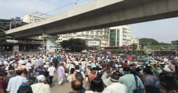 দুই ঘণ্টা ধরে অবরোধ শাহবাগ