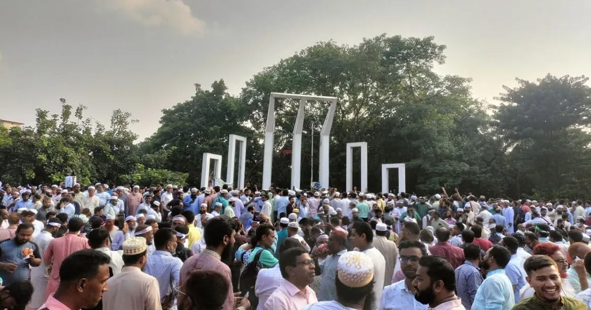 ৯ দিন ধরে শহীদ মিনারে শিক্ষকরা, আজ থেকে আমরণ অনশন