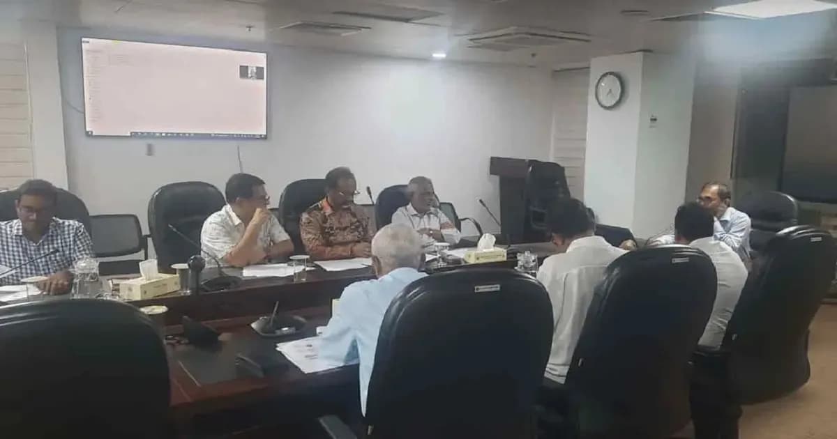 এবার বাড়তে পারে ভাড়া, বৈঠকে বসেছে বাস মালিক ও বিআরটিএ