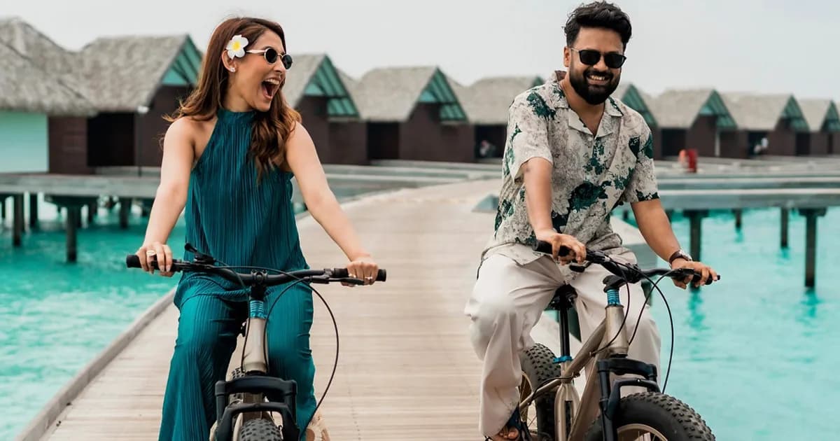 মালদ্বীপে মুগ্ধতা ছড়াচ্ছেন মেহজাবীন-আদনান