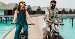 মালদ্বীপে মুগ্ধতা ছড়াচ্ছেন মেহজাবীন-আদনান