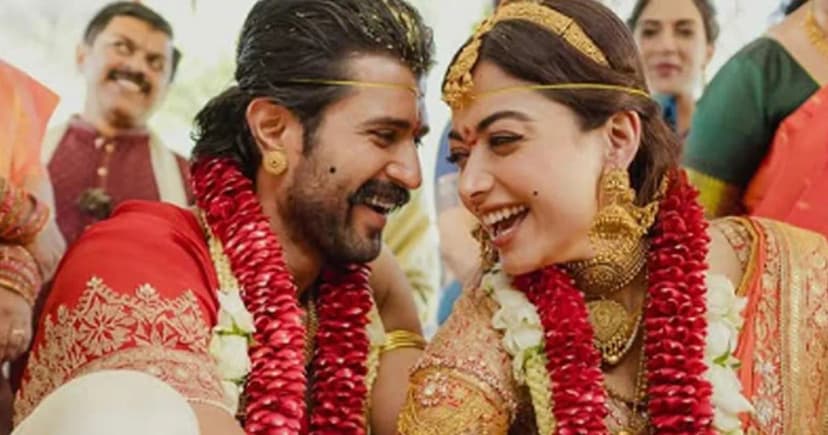 বিয়ের খুশিতে ভারতজুড়ে মিষ্টি বিলাচ্ছেন বিজয়-রাশমিকা