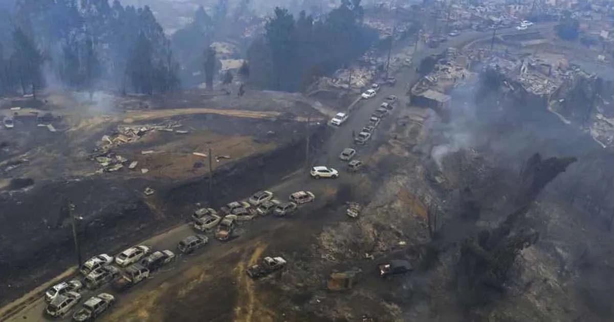 চিলিতে হঠাৎ জরুরি অবস্থা, ঘর ছেড়ে পালাচ্ছে মানুষ