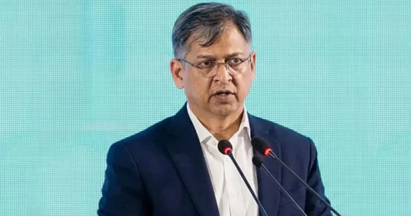 জুলাই কার, এই বিতর্ক করলে জুলাই কারও থাকবে না
