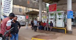 সিলেট বিভাগে পেট্রোল পাম্প ধর্মঘট, প্রতিবাদে সড়ক অবরোধ