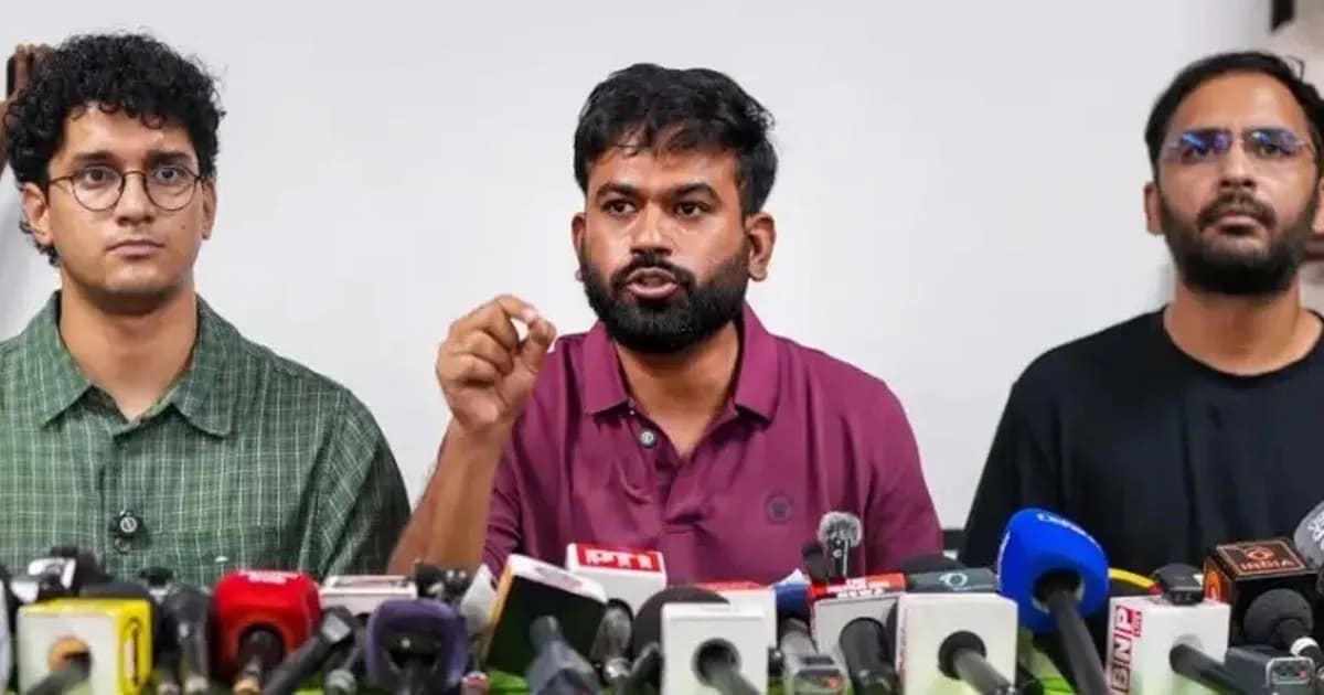 ভারতের প্রধান নির্বাচন কমিশনারের পদত্যাগ দাবি ককরোচ পার্টির