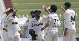 নতুন চার ক্রিকেটার নিয়ে বাংলাদেশে আসছে পাকিস্তান