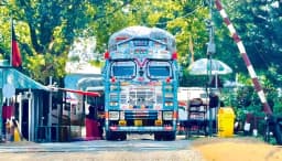 বন্ধের পর হিলি স্থলবন্দর দিয়ে আমদানি রপ্তানি শুরু