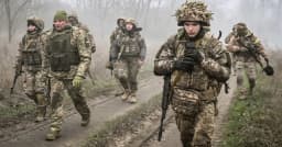 সম্মুখসারির সেনাদের জন্য দুই মাসের সীমা বেঁধে দিল ইউক্রেন