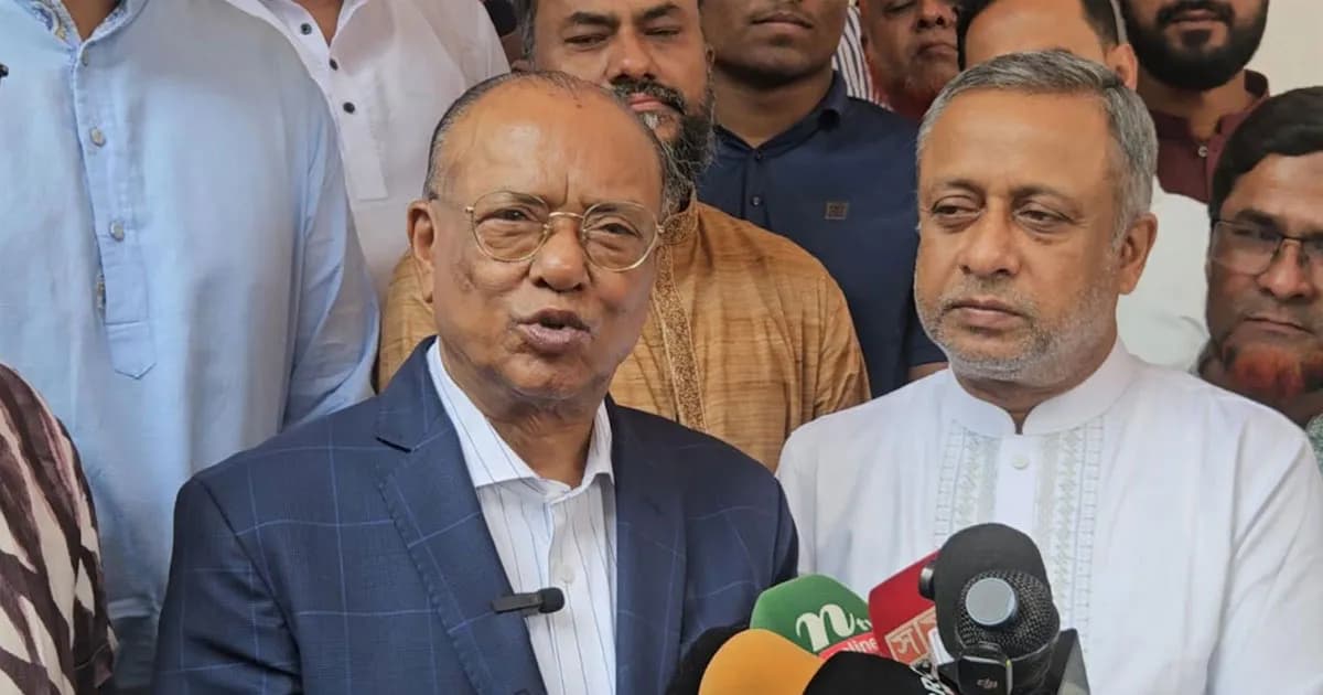 দূষণ কমাতে শুধু দোষারোপ করে লাভ নেই, কাজ করতে হবে