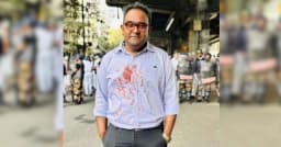 ‘সবকিছু মনে রাখা হবে’ রক্তাক্ত জামা পরিহিত ছবি দিয়ে সাংবাদিক ময়ূখের স্ট্যাটাস