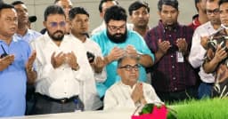 জিয়াউর রহমান ও খালেদা জিয়ার সমাধিতে মির্জা আব্বাসের শ্রদ্ধা