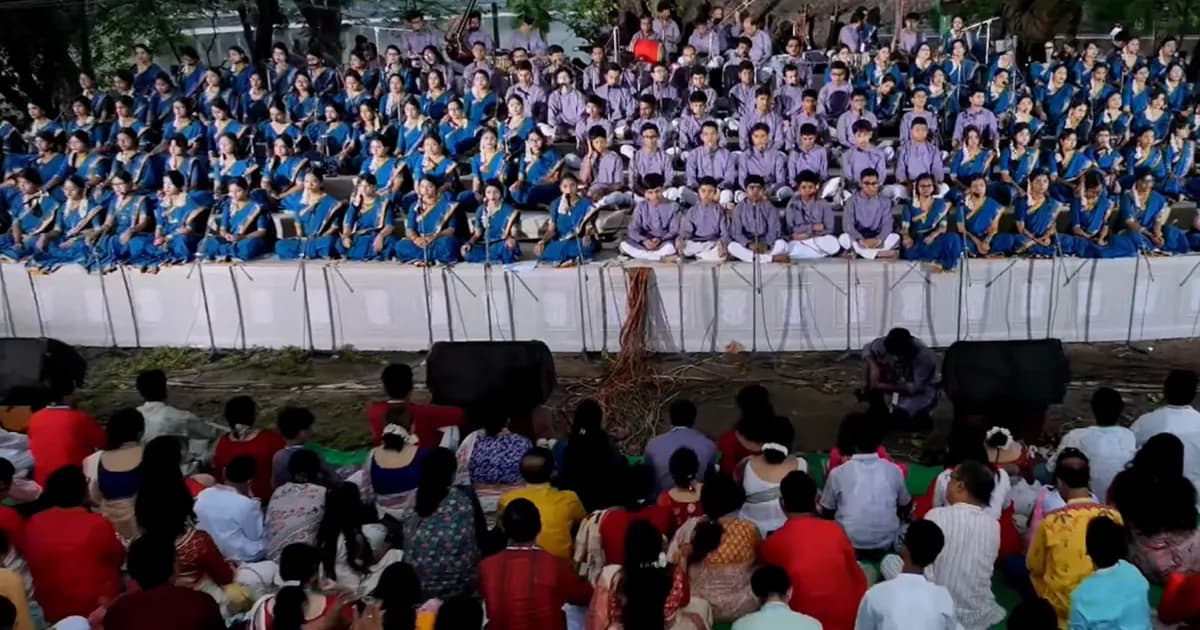 রমনার বটমূলে ছায়ানটের বর্ণিল আয়োজনে বর্ষবরণ শুরু