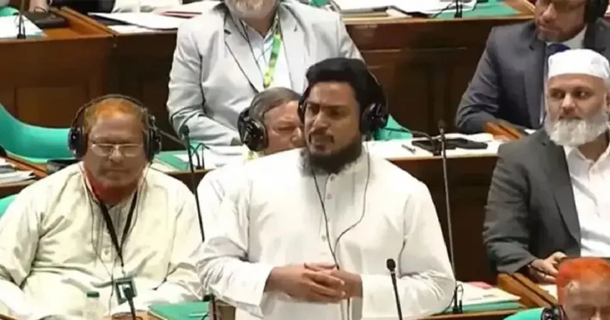 বিশেষ কাউকে সুবিধা দিতেই কি আইনের বয়সসীমা বাতিল?