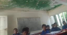 পানছড়িতে ১ম বর্ষাতেই নবনির্মিত স্কুল ভবনে ফাটল, ছাদ চুইয়ে পড়ছে পানি