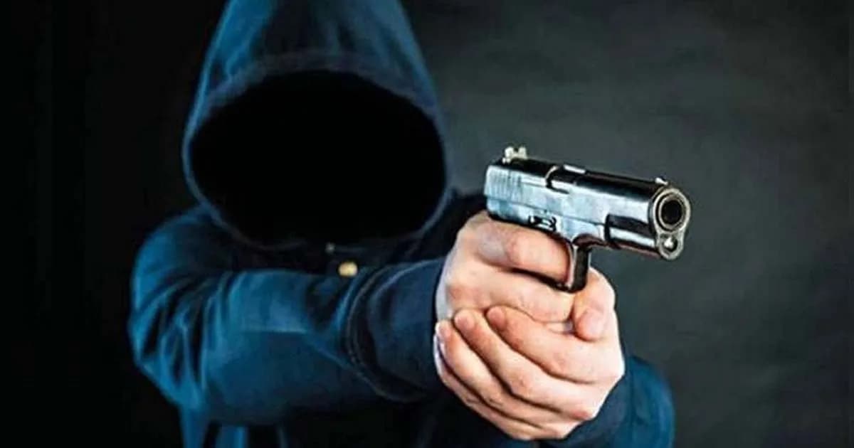 রাজধানীতে দুর্বৃত্তদের এলোপাতাড়ি গুলি, নিহত ১