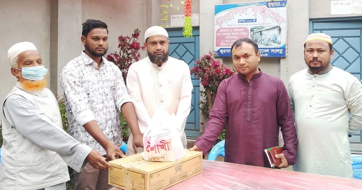 ঈদের আনন্দ ভাগাভাগি, বৃদ্ধাশ্রমে উপহার পাঠালেন ডিসি