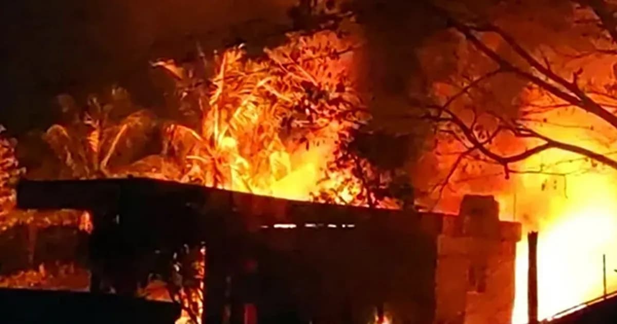 কোটি টাকার ক্ষয়ক্ষতি, কক্সবাজারে পাম্পের আগুনে দগ্ধ ১৬