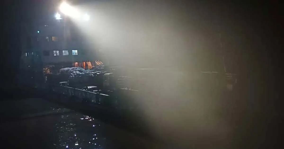 ঘন কুয়াশায় দৌলতদিয়া-পাটুরিয়া নৌরুটে ফেরি চলাচল বন্ধ