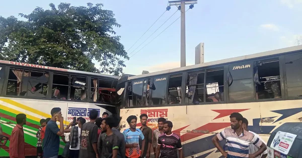 ময়মনসিংহে দুই বাসের মুখোমুখি সংঘর্ষ, নিহত ৩