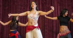 রিয়াদে বেলি ড্যান্সের ঢেউ! গোপনে নাচছে সৌদি নারীরা