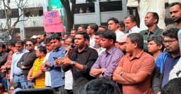 ‘রাজাকারের ঠিকানা এই বাংলায় হবে না’ স্লোগানে উত্তাল ঢাবি ক্যাম্পাস