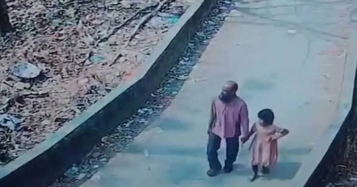 সীতাকুণ্ডে শিশু ইরা হত্যা : মূল অভিযুক্ত বাবু শেখ গ্রেপ্তার