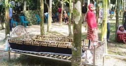 সম্পত্তি নিয়ে ভাইবোনের বিরোধ, ২৯ ঘণ্টা পর বাবার মরদেহ দাফন