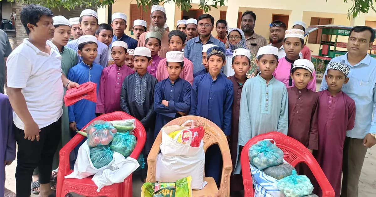 জীবননগরে পুষ্টি সপ্তাহে মাদ্রাসায় পুষ্টিকর খাবার বিতরণ