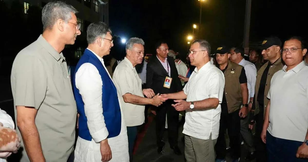 চট্টগ্রামে পৌঁছেছেন প্রধানমন্ত্রী তারেক রহমান