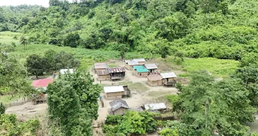 প্রধানমন্ত্রীর উদ্যোগে বৃষ্টিতে বিধ্বস্ত স্কুল পুনর্নির্মাণ, ফিরছে শিক্ষার আলো