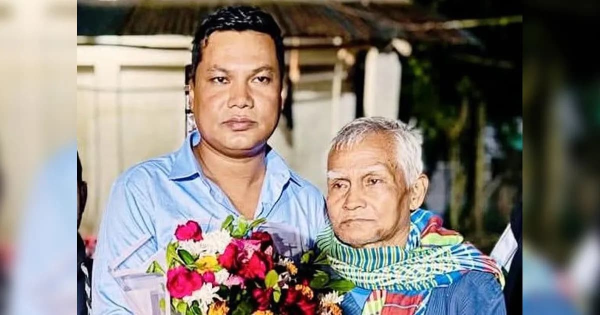 ১৭ বছরের কারাজীবন শেষে বাবার কোলে বিডিআরে সিপাহি প্রবীর সিংহ