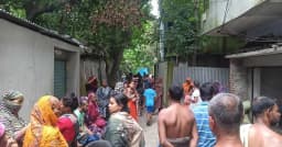 ঘুমন্ত স্বামী হানিফের গোপনাঙ্গ কেটে দিলেন স্ত্রী সুমাইয়া