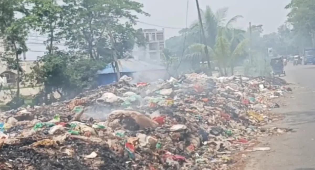 বর্জ্যের বিষে অবরুদ্ধ জনজীবন, সোনাইমুড়ীতে জনস্বাস্থ্য সংকটের আশঙ্কা