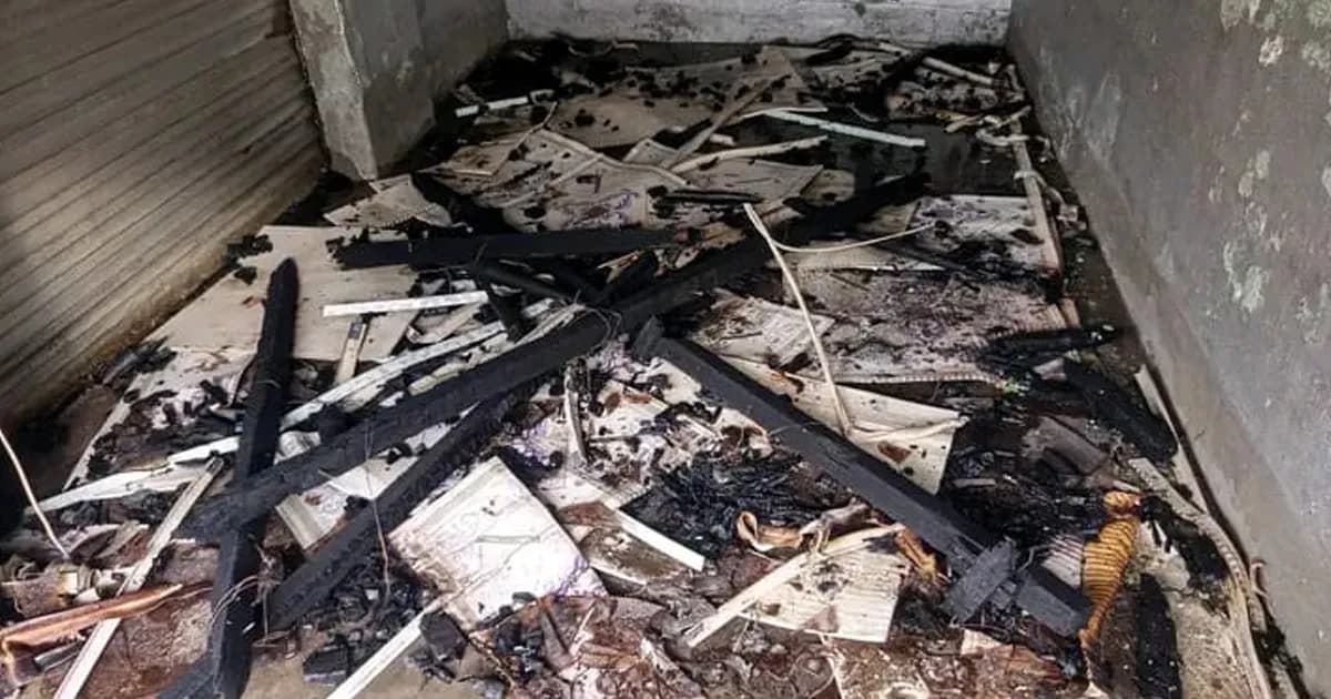 বাগাতিপাড়ায় ভয়াবহ আগুনে ৬ দোকান পুড়ে ছাই