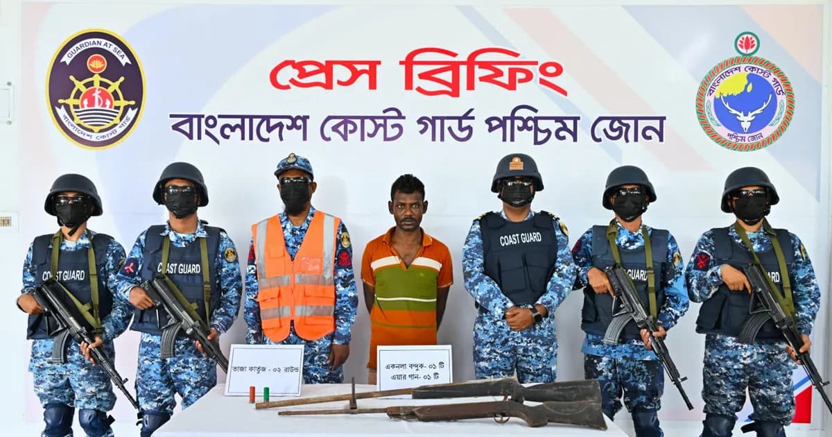 ছোট সুমন বাহিনীর সেকেন্ড ইন কমান্ড অস্ত্র-গোলাবারুদসহ আটক