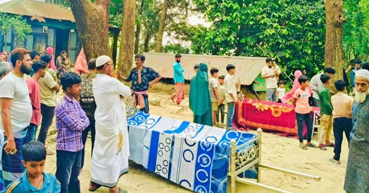 কুমিল্লায় সড়ক দুর্ঘটনায় প্রাণ গেল ৪ জনের