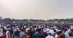 হাদির জানাজায় অংশগ্রহণ করছেন নারীরাও, স্থান জানালেন ডাকসু নেত্রী